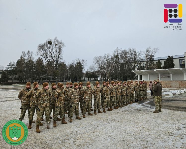 Tatán jártak kadétjaink